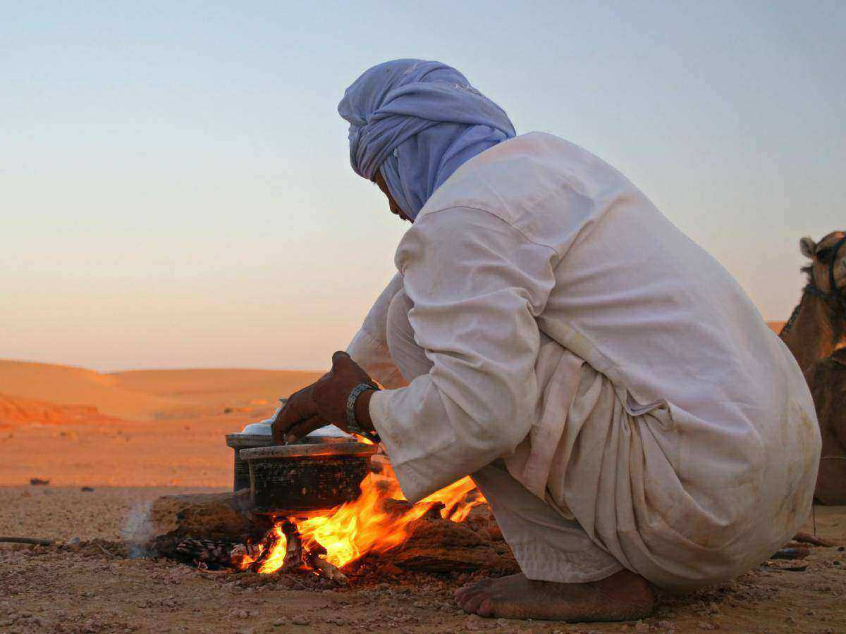 Sunset + Dinner + Show - 7-Hour Jeep Safari