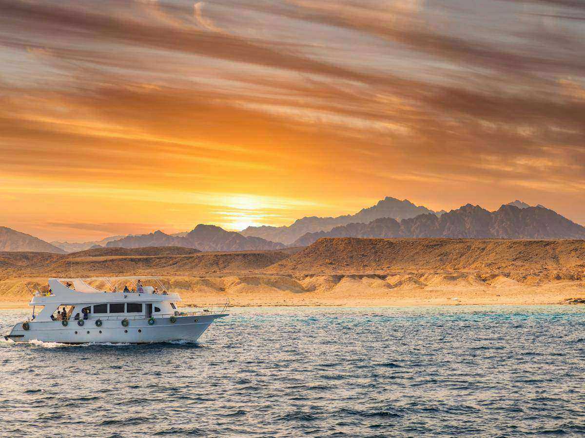 Boat Journey - Mahmya Island Snorkeling